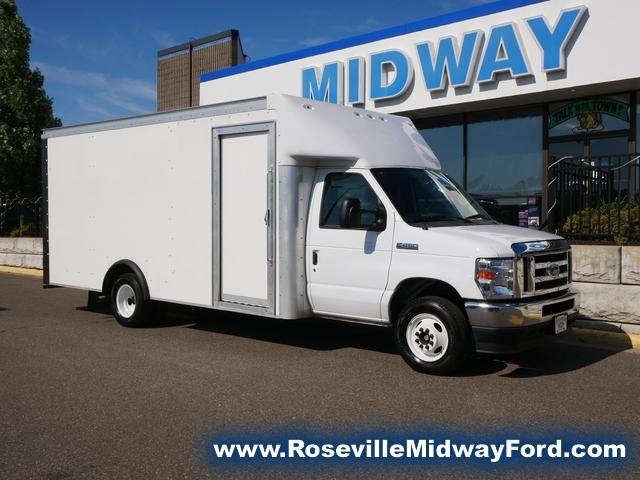 Used 2022 Ford E-Series Cutaway  with VIN 1FDXE4FNXNDC31414 for sale in Roseville, Minnesota