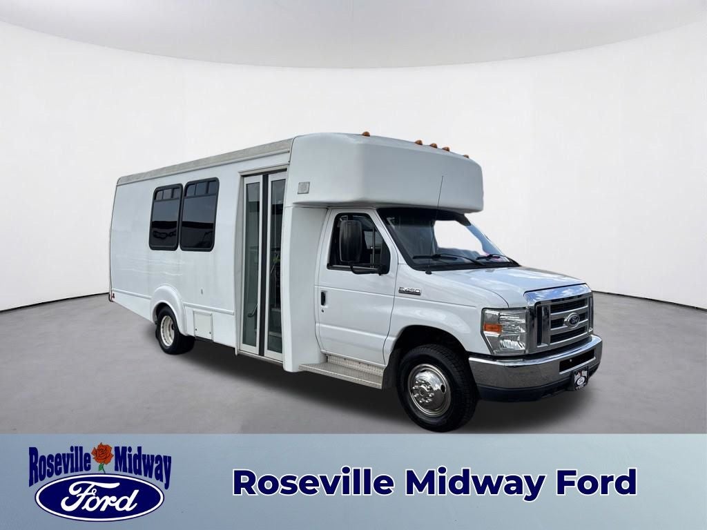 2015 Ford E-450SD Base 15 passenger bus