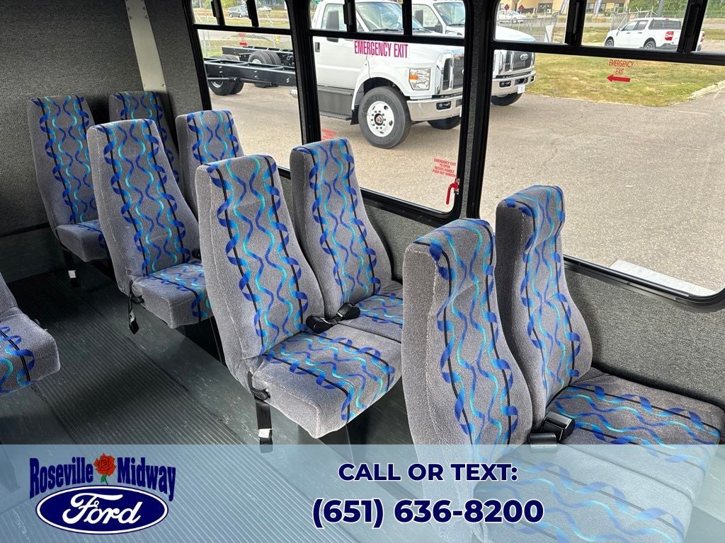 2015 Ford E-450SD Base 15 passenger bus