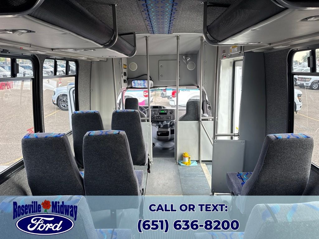 2015 Ford E-450SD Base 15 passenger bus