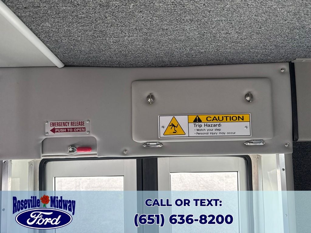 2015 Ford E-450SD Base 15 passenger bus