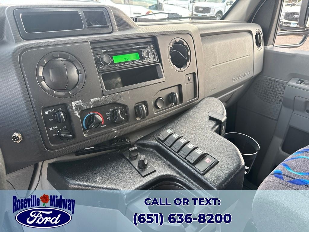 2015 Ford E-450SD Base 15 passenger bus