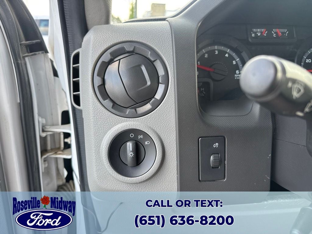 2015 Ford E-450SD Base 15 passenger bus