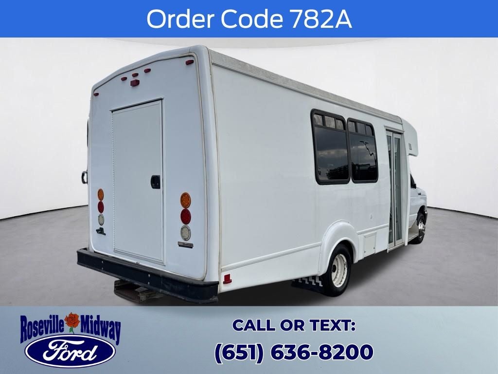 2015 Ford E-450SD Base 15 passenger bus