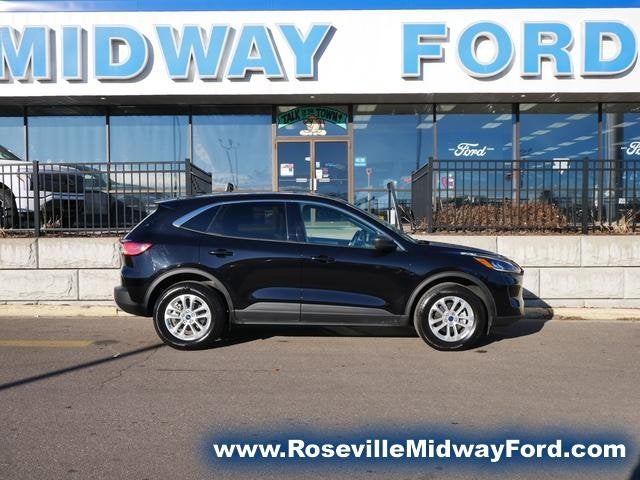 Used 2022 Ford Escape SE with VIN 1FMCU9G65NUA17260 for sale in Roseville, Minnesota