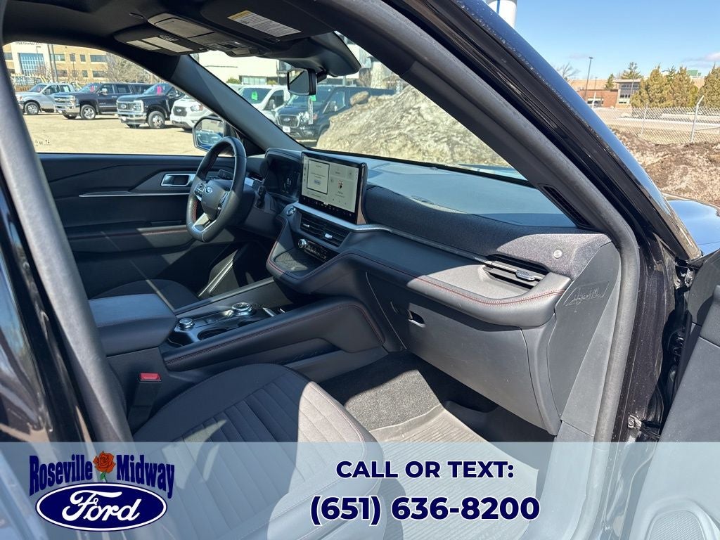 2025 Ford Explorer ST-Line Street Pack