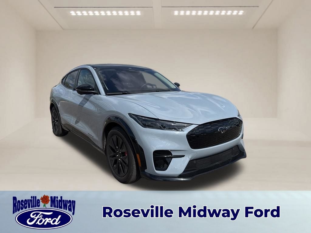 2025 Ford Mustang-Mach-e Premium's photo