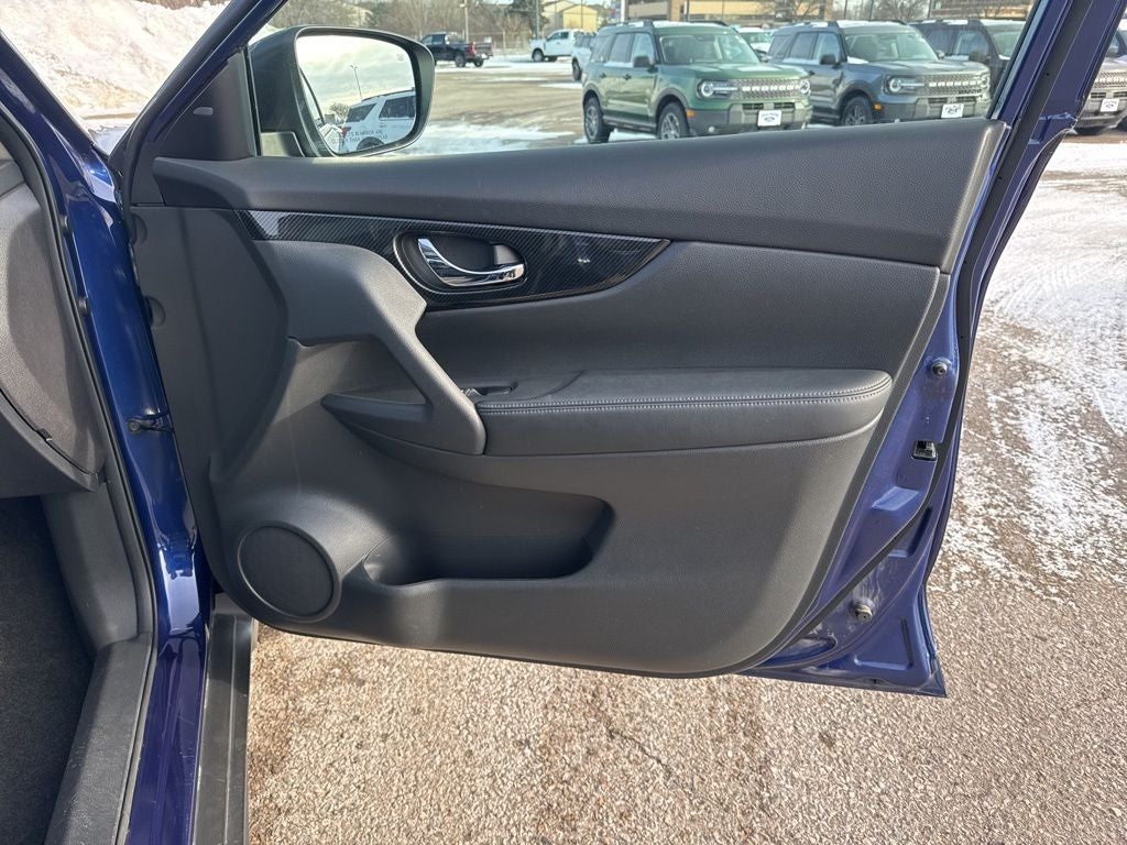 2017 Nissan Rogue SL Premium Package