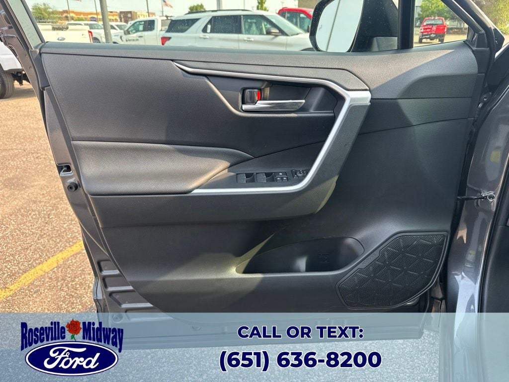 2023 Toyota RAV4 Hybrid SE
