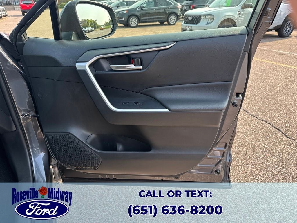 2023 Toyota RAV4 Hybrid SE